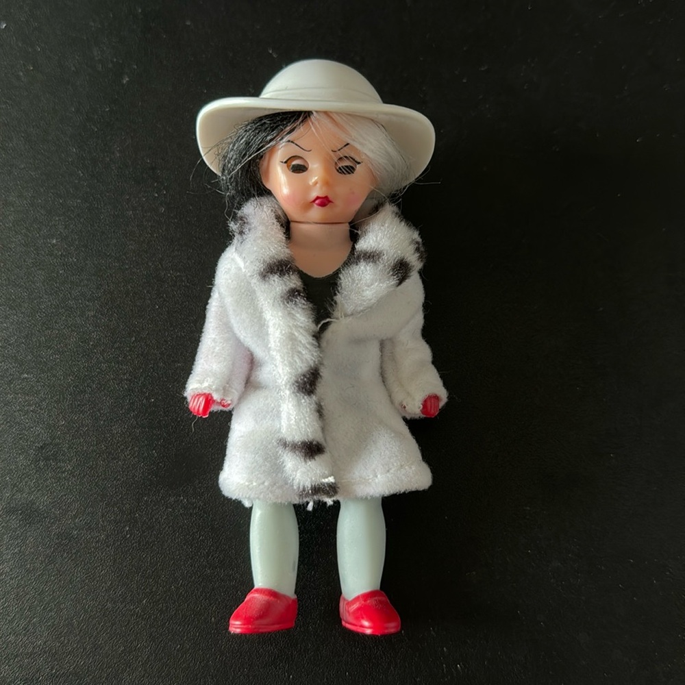 2004 Madame Alexander McDonald’s Happy Meal 101 Dalmarians Cruella deVil